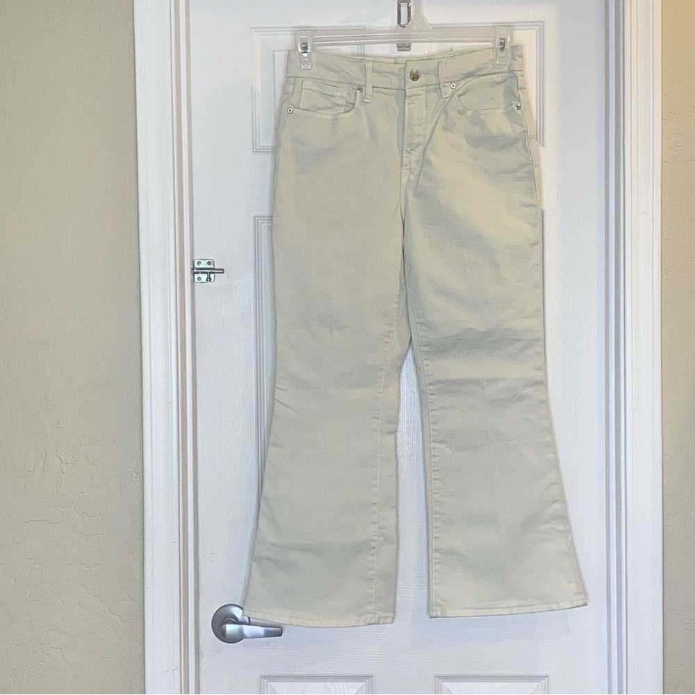 Good American Good Classic Bootcut Jeans in Bone Size 8